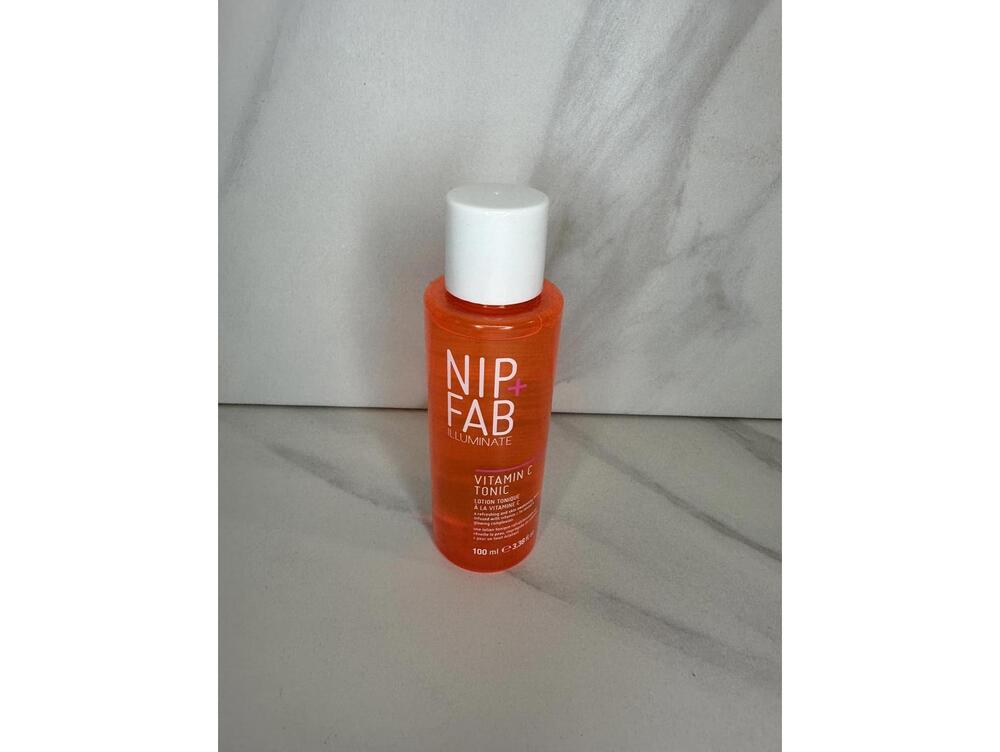 Nip + Fab Illuminate Vitamin C tonic 3.38 fl oz
